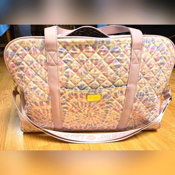 Betsey Johnson Handbags - Betsey Johnson Weekender Duffle Bag